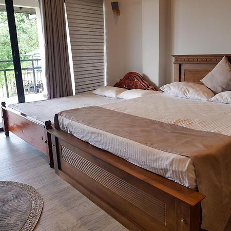 Hotel Lush Breeze à Kandy Extérieur photo