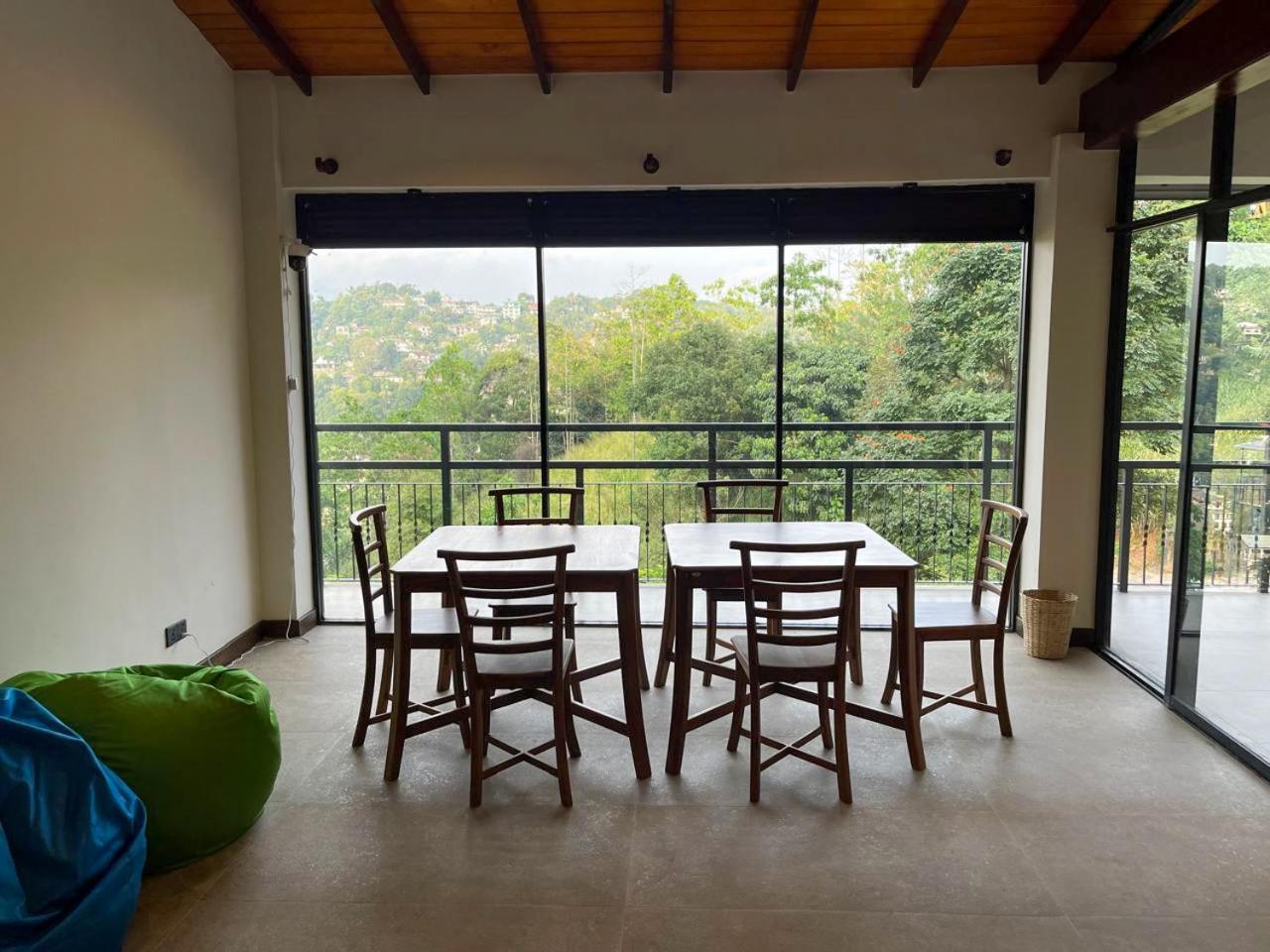 Hotel Lush Breeze à Kandy Extérieur photo