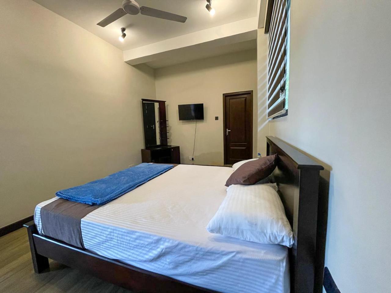 Hotel Lush Breeze à Kandy Extérieur photo