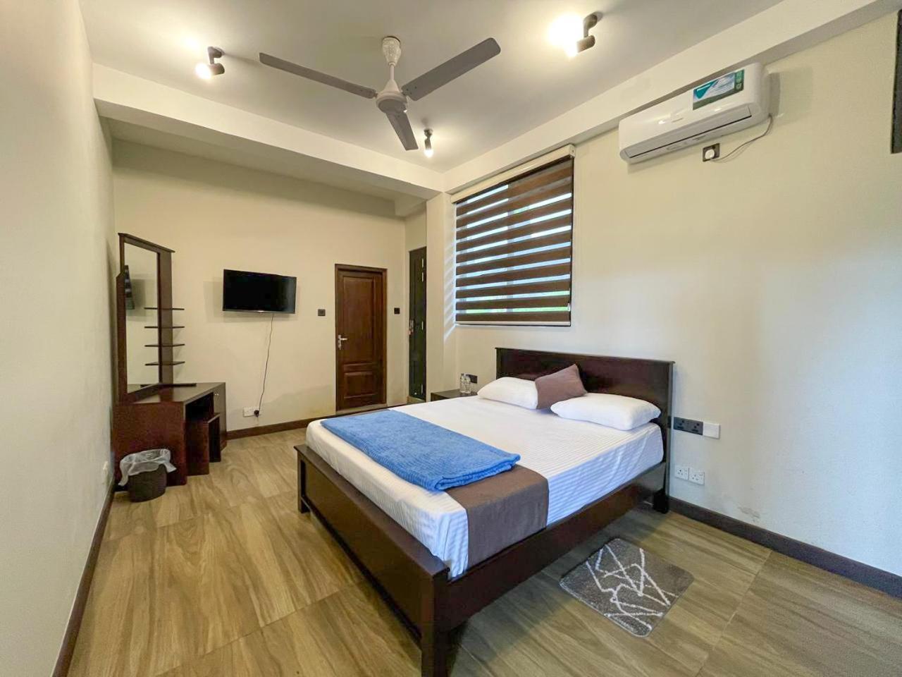 Hotel Lush Breeze à Kandy Extérieur photo