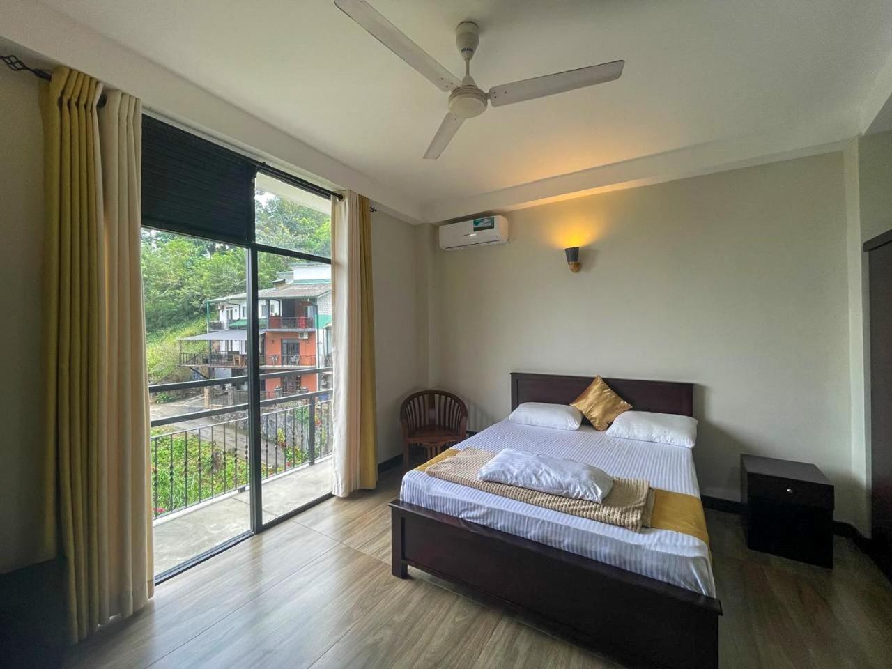 Hotel Lush Breeze à Kandy Extérieur photo