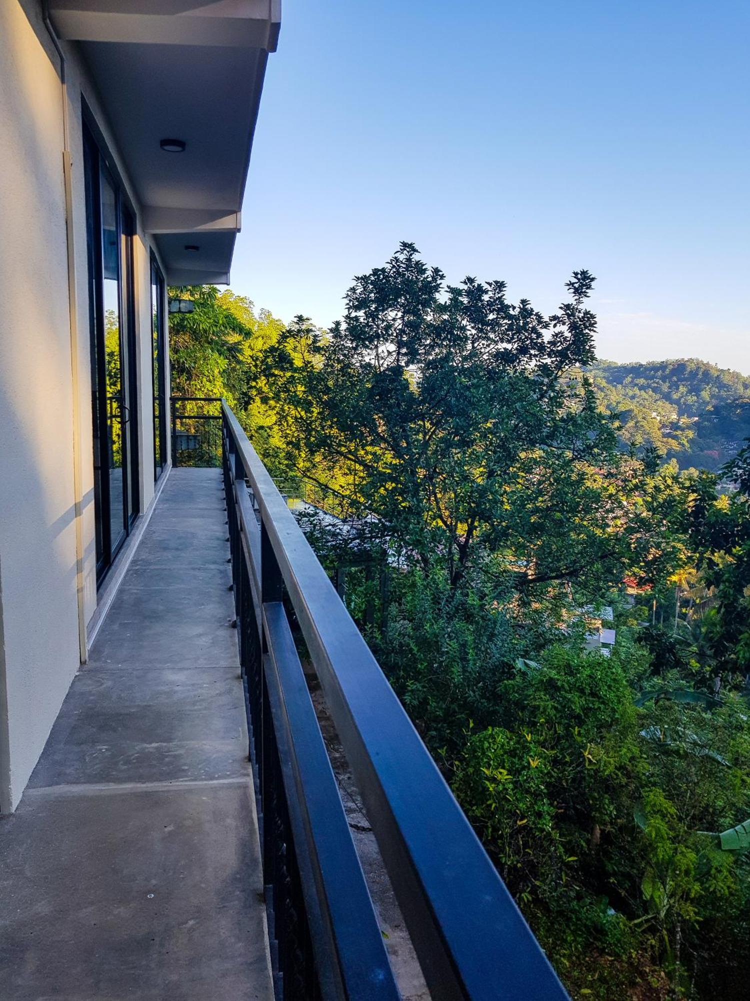Hotel Lush Breeze à Kandy Extérieur photo