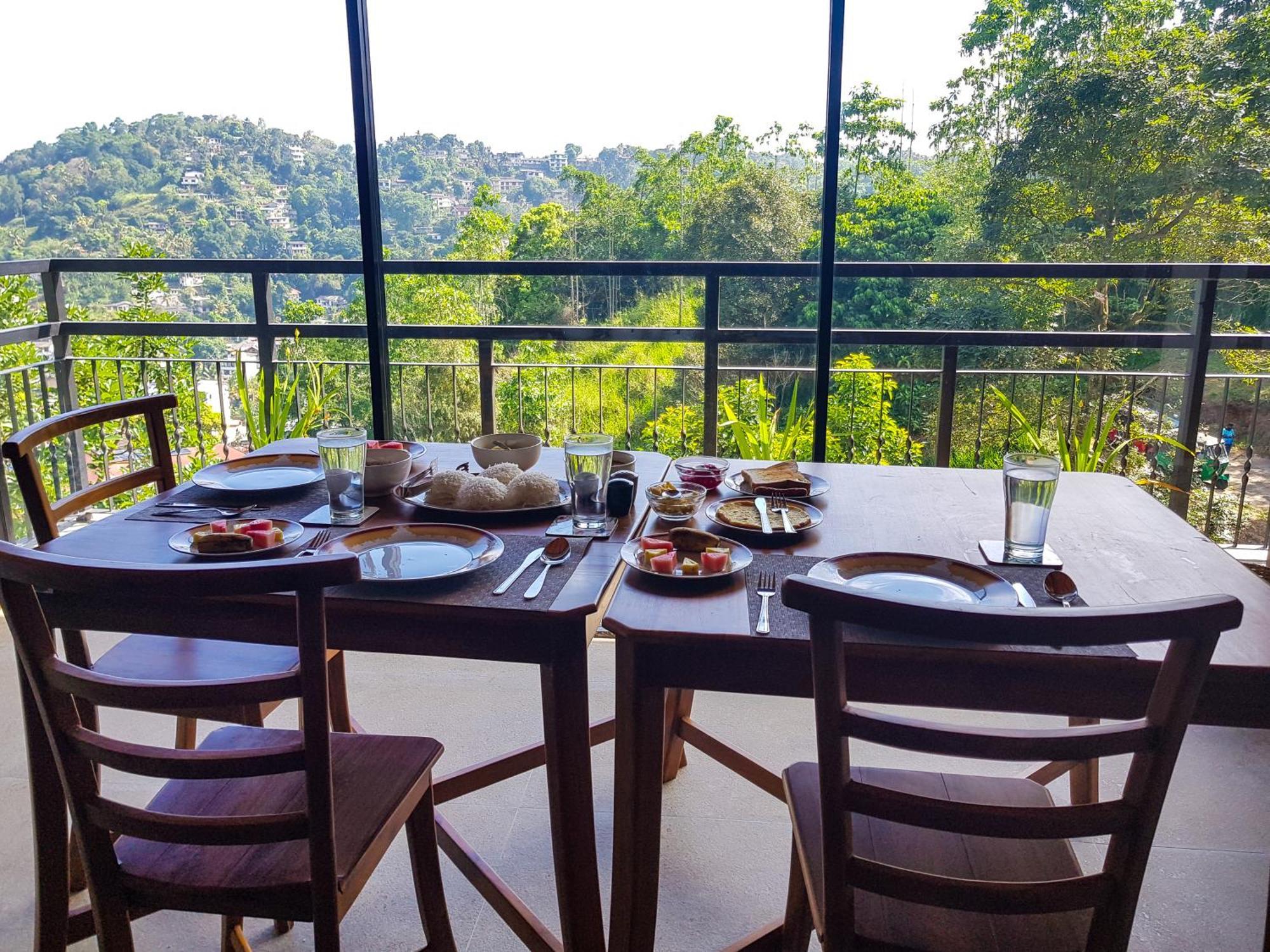 Hotel Lush Breeze à Kandy Extérieur photo